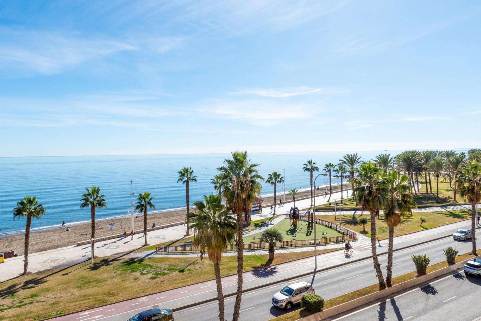 Special Mcgomez Next To The Beach Malaga Exterior photo